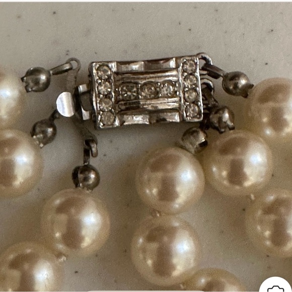 Franklin Mint Jacqueline Kennedy Triple Strand Faux Replica Pearl Necklace - Picture 8 of 16